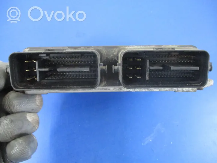 Mitsubishi Colt CZ3 Komputer / Sterownik ECU silnika 1860A824