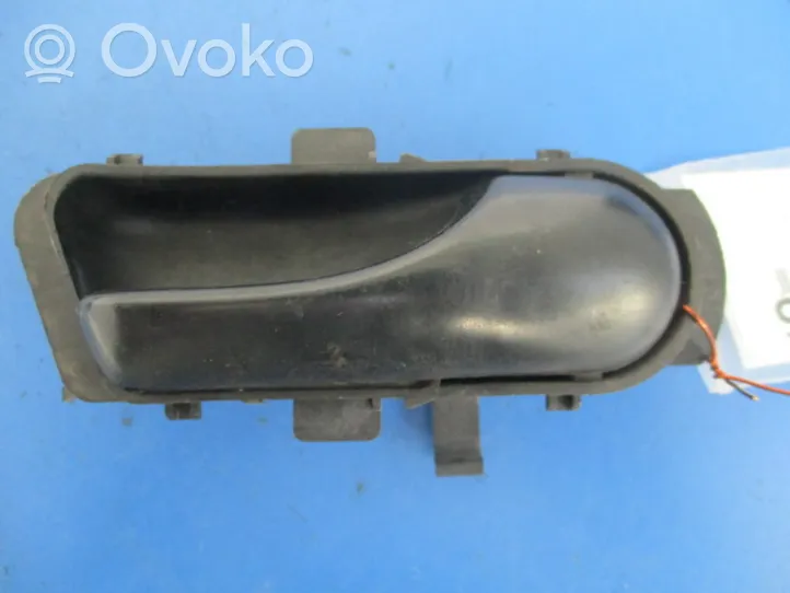 Volkswagen Polo II 86C 2F Front door interior handle 