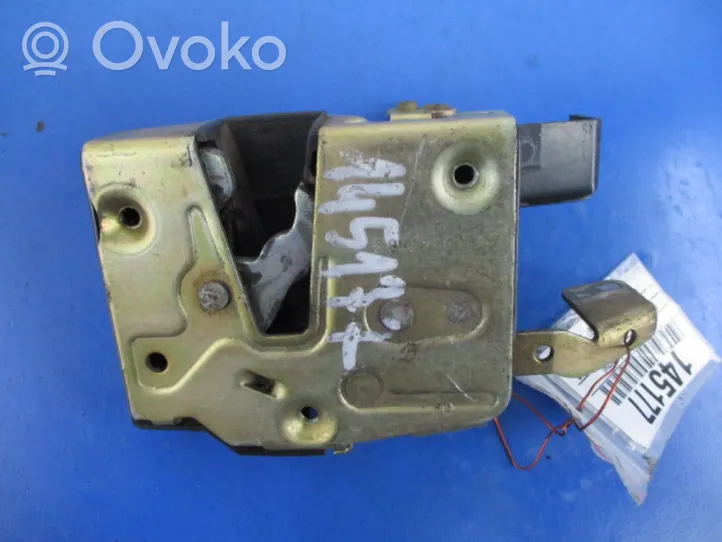 BMW 3 E30 Front door lock 19247889