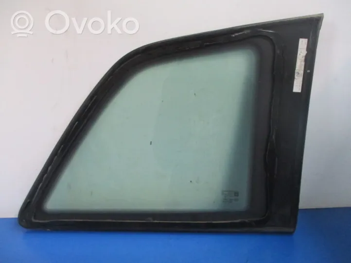 Opel Zafira B Rear side window/glass 