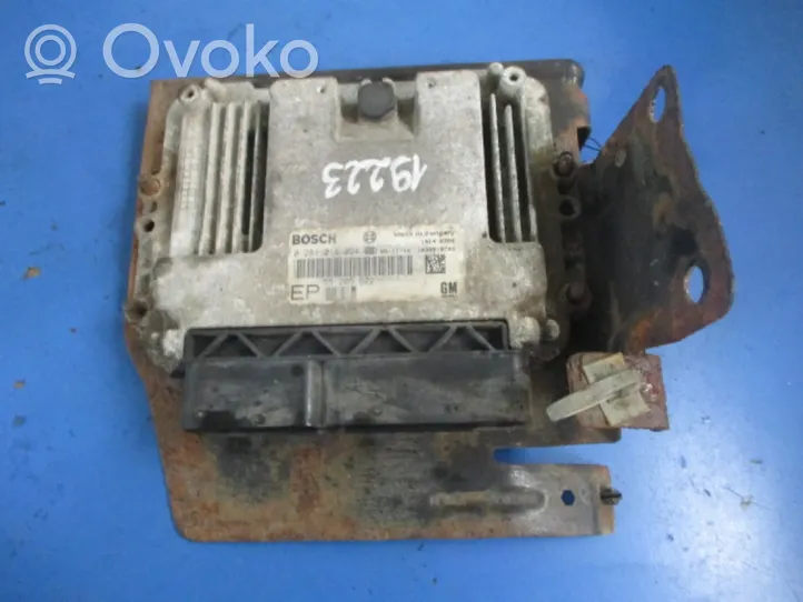 Opel Zafira B Unité de commande, module ECU de moteur 55205622EP