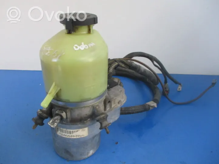 Opel Astra H Power steering pump 