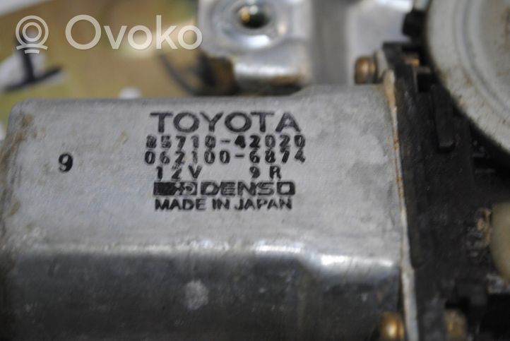 Toyota RAV 4 (XA10) Elektryczny podnośnik szyby drzwi tylnych 8571042020