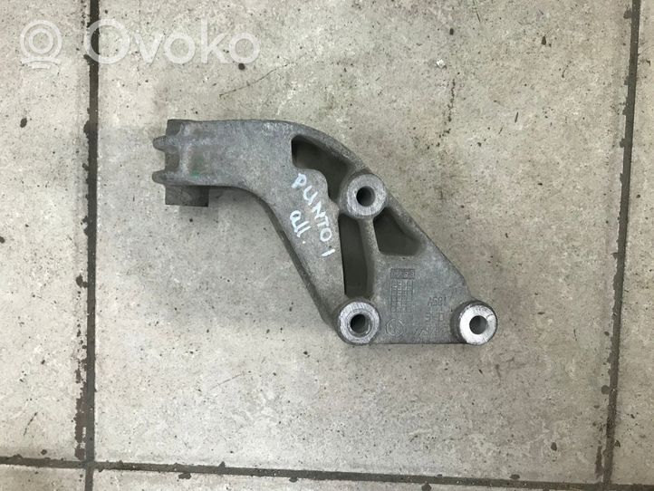 Fiat Punto (176) Supporto della scatola del cambio 7737417