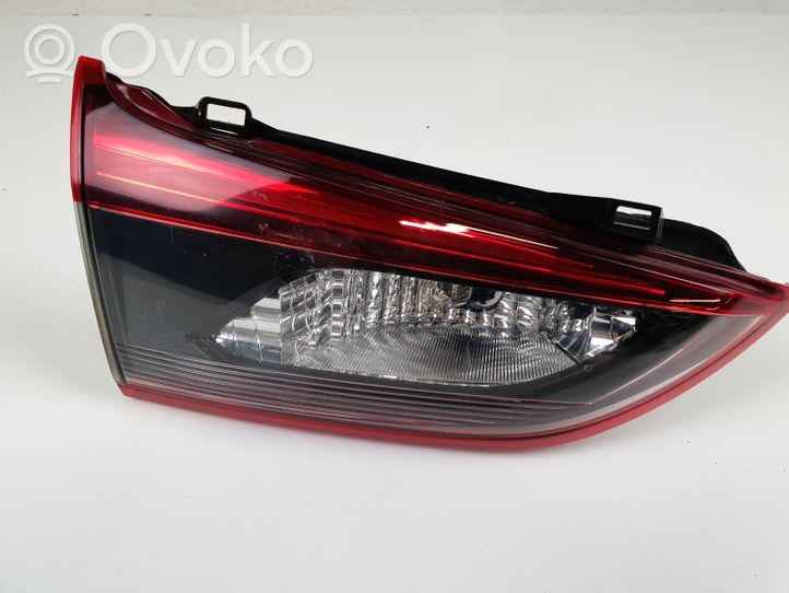 Mazda 6 Lampy tylnej klapy bagażnika 