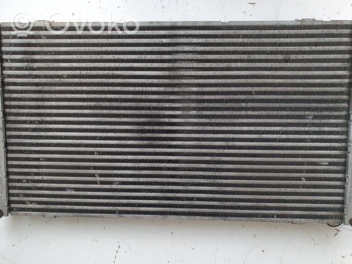 Toyota Avensis T270 Chłodnica powietrza doładowującego / Intercooler 