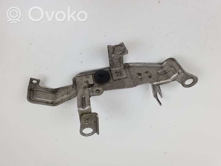 Audi A8 S8 D3 4E Supporto di montaggio del filtro dell’olio 4E0422495B