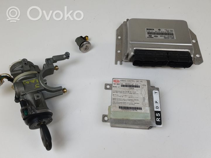 KIA Carens I Kit centralina motore ECU e serratura 0281011024