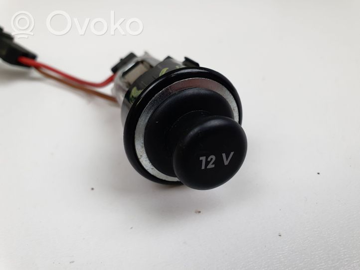 Volkswagen PASSAT B6 12 V Socket (rear) 