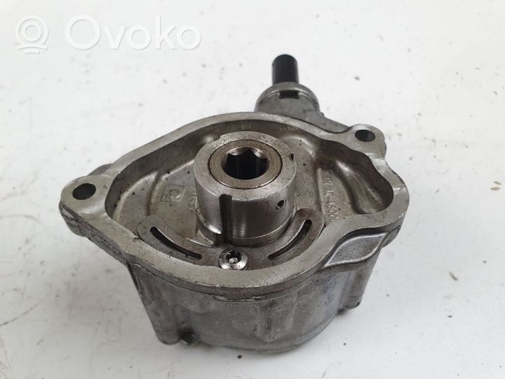 Mercedes-Benz GLA W156 Vacuum pump 