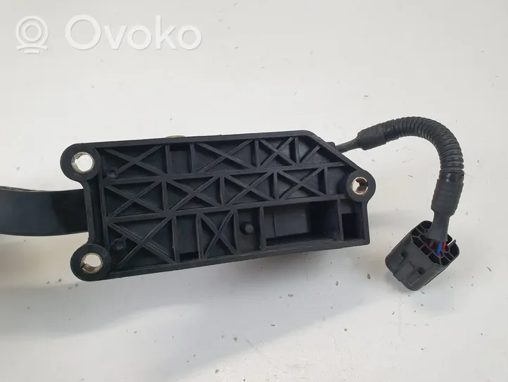 KIA Carens I Accelerator throttle pedal 