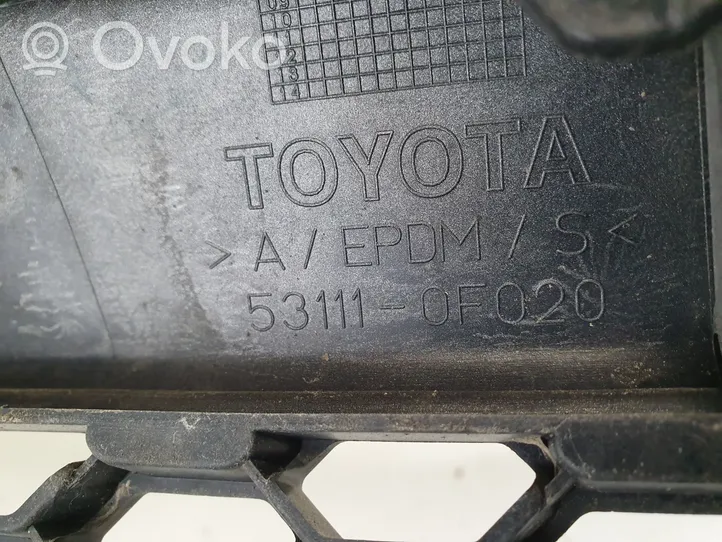 Toyota Corolla Verso AR10 Etusäleikkö 