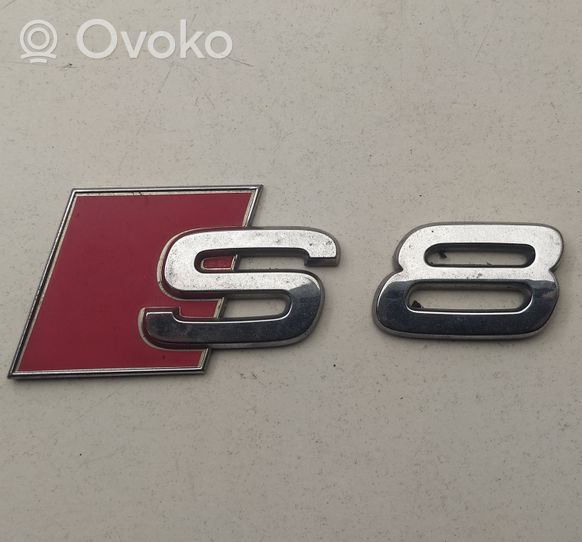 Audi A8 S8 D2 4D Gamintojo ženkliukas/ modelio raidės 