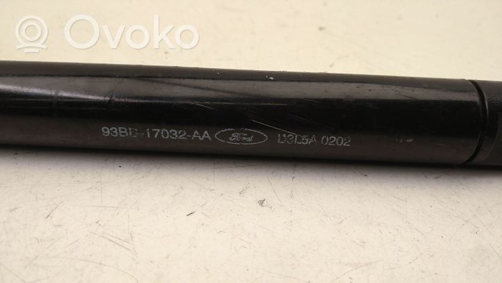 Ford Focus Klucz do śrub / nakrętek kół 93BB17032AA