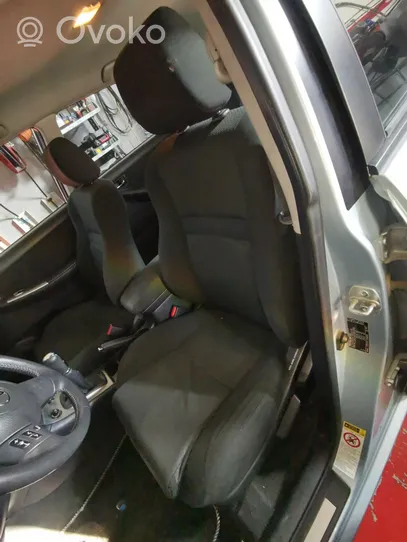Toyota Corolla E110 Sėdynių komplektas 