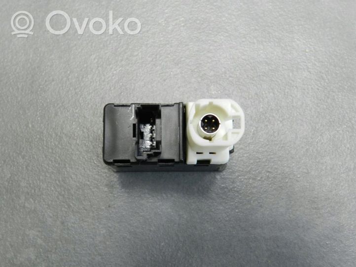 BMW X1 F48 F49 Connettore plug in AUX 9266607