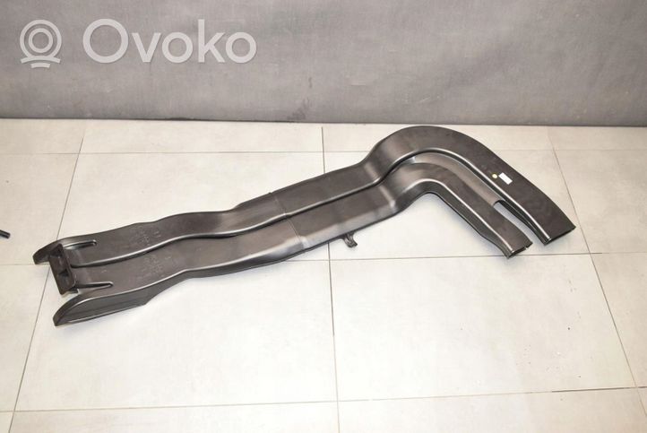 Volkswagen Touareg II Déflecteur d'air de radiateur de refroidissement 7P0820689