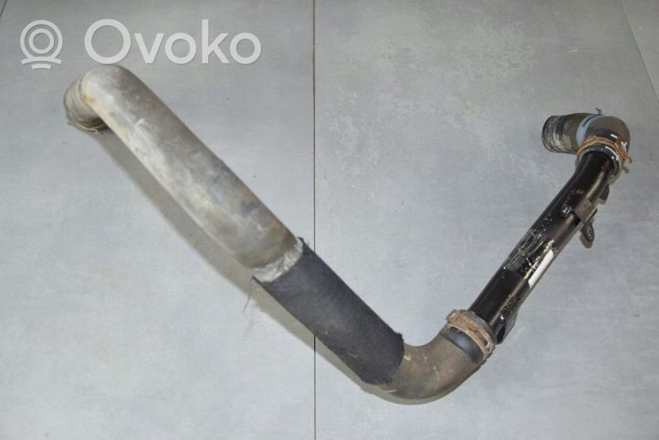 Volkswagen Amarok Moottorin vesijäähdytyksen putki/letku 2H0122051C