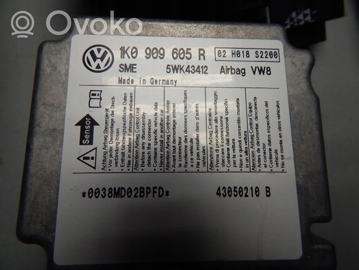 Volkswagen Jetta V Oro pagalvių komplektas su panele 