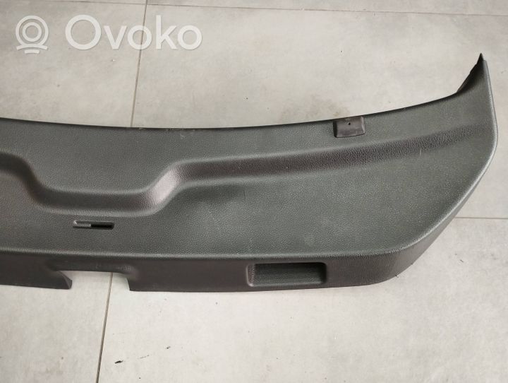 Volkswagen Scirocco Protector del borde del maletero/compartimento de carga 1K8867601C