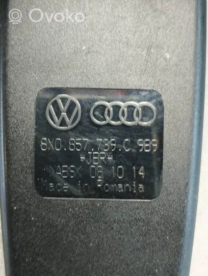 Audi A1 Klamra tylnego pasa bezpieczeństwa 8X0857739C