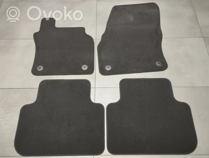 Audi Q3 F3 Set di tappetini per auto 83C863691