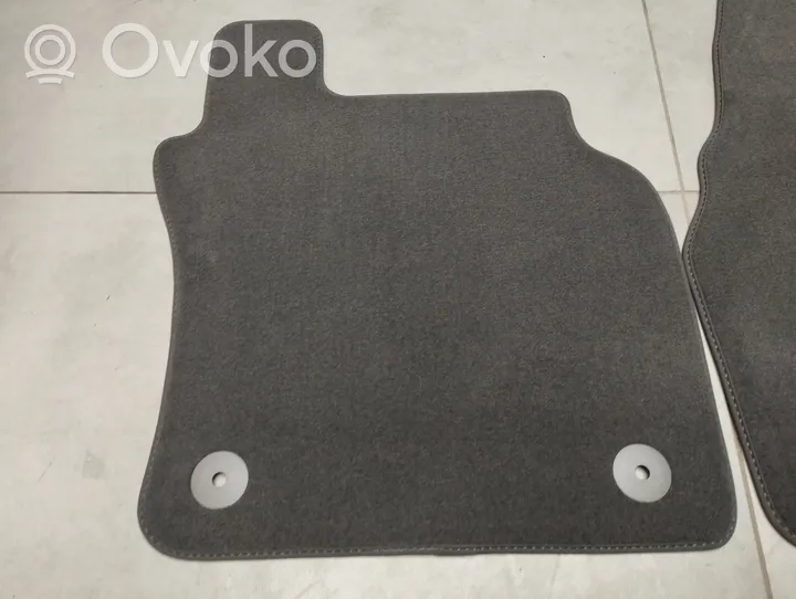 Audi Q3 F3 Set di tappetini per auto 83C863691