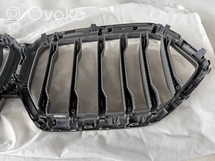 BMW X6 G06 Grille calandre supérieure de pare-chocs avant 8494885