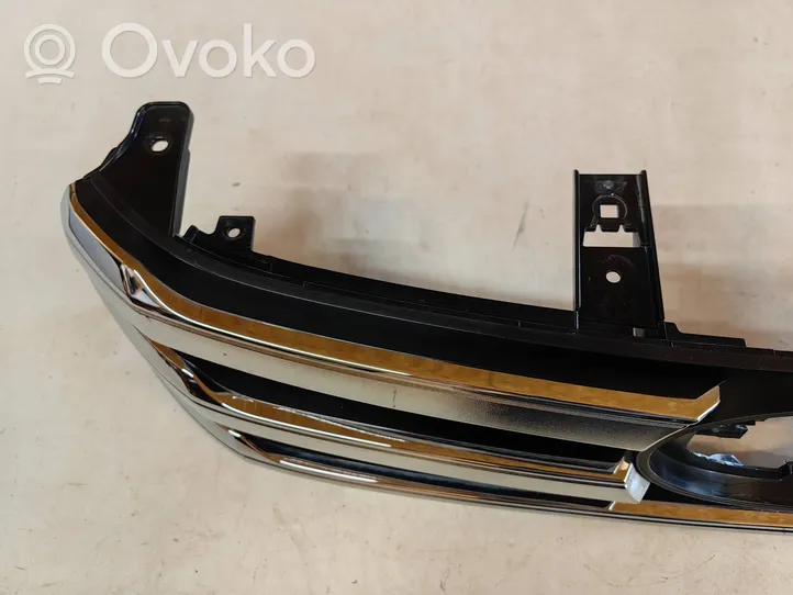 Toyota Hilux VIII Grille calandre supérieure de pare-chocs avant 53100-0KR70