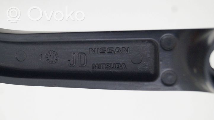 Nissan Pathfinder R52 Braccio della spazzola tergicristallo anteriore 
