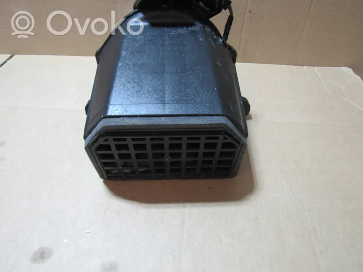 Mercedes-Benz E C207 W207 Subwoofer-bassokaiutin 2078200002