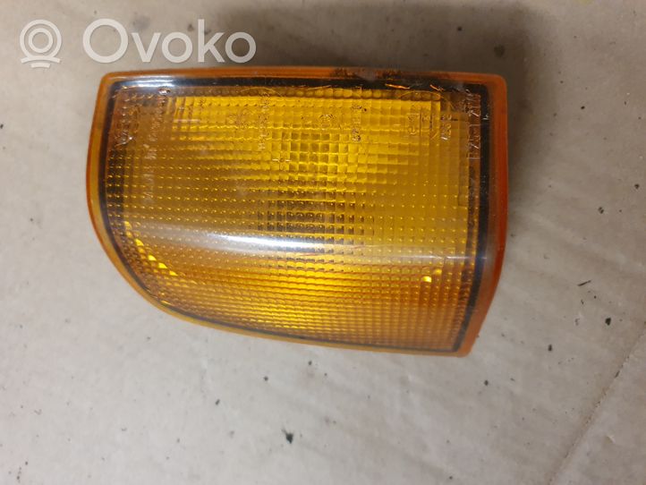 Volkswagen Jetta I Front indicator light 161953082