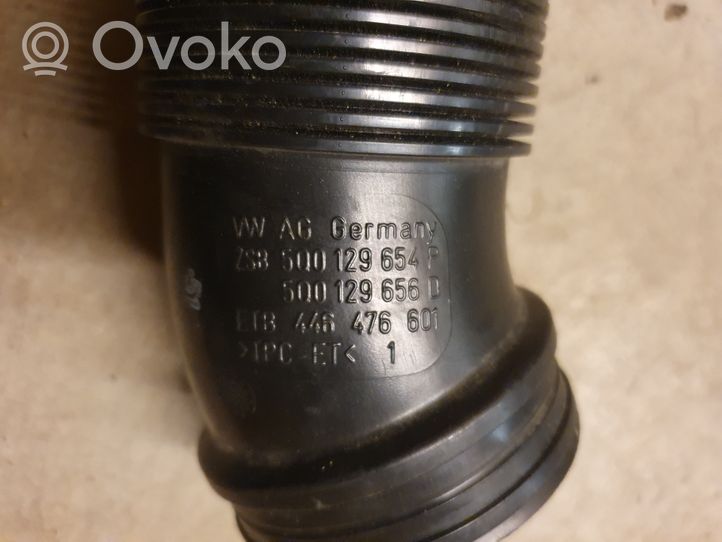 Audi A3 S3 8V Turboahtimen ilmanoton letku 5Q0129654P