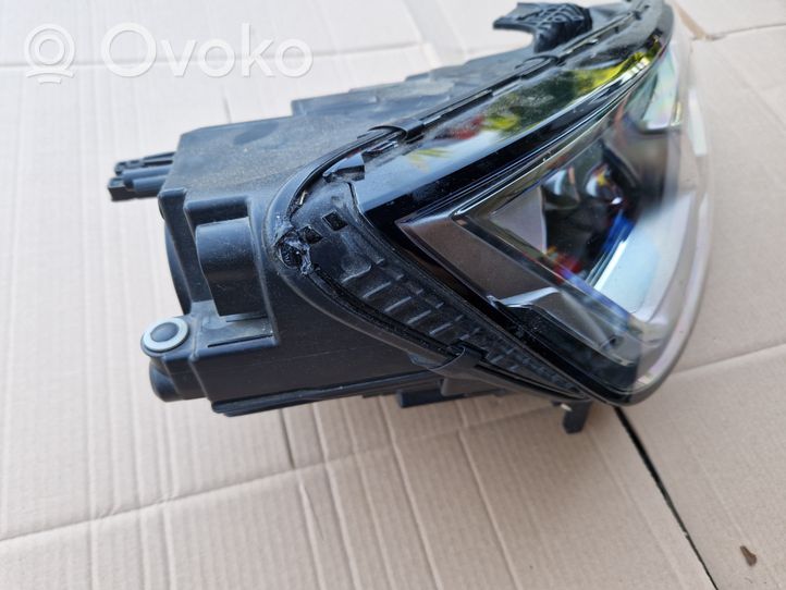 Audi A4 S4 B9 Lampa przednia 8W0941006B