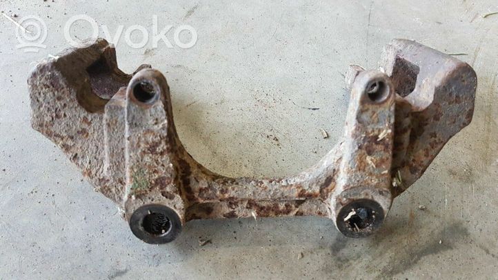 Volkswagen Golf III Supporto della pinza del freno anteriore 3A0615125