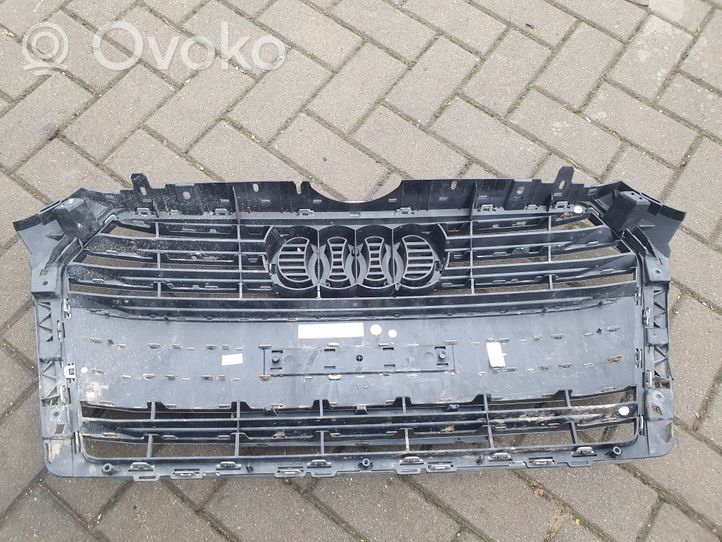 Audi A4 S4 B9 Etupuskurin ylempi jäähdytinsäleikkö 8W0853651BR