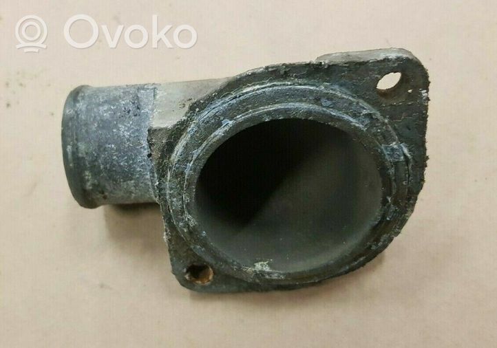 Volkswagen Corrado Boîtier de thermostat 056121121A