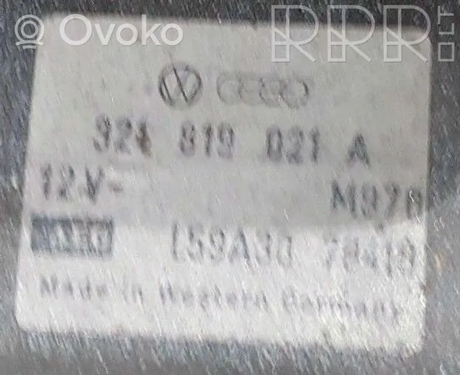 Volkswagen Golf I Lämmittimen puhallin 321819021A