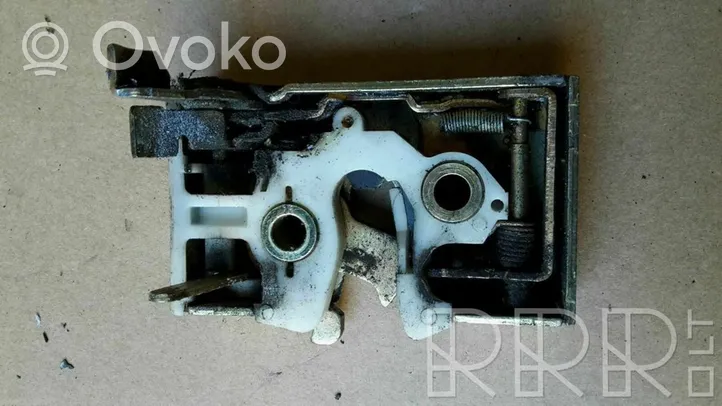 Volkswagen Golf I Etuoven lukko 172837015C