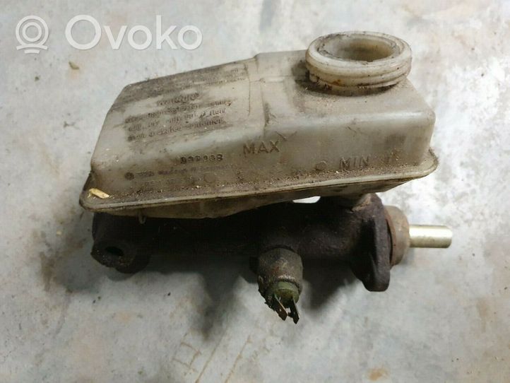 Volkswagen Golf I Master brake cylinder 321611304