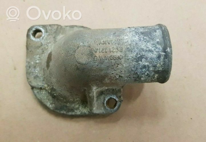 Volkswagen Jetta I Tuyau de liquide de refroidissement moteur 056121121A