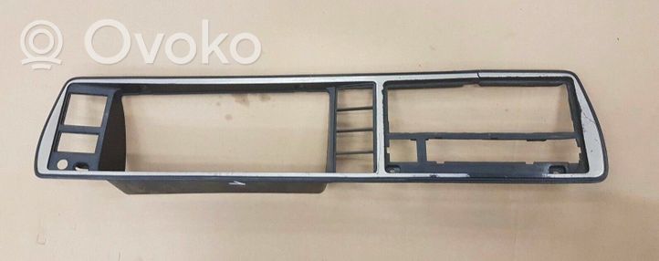 Volkswagen Jetta I Panel trim 321867241E