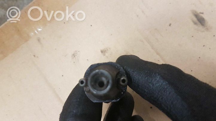 Volkswagen Caddy Injecteur de carburant 068130201P