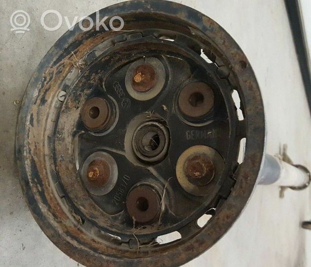 Volkswagen Golf III Arbre de transmission arrière 1H0521095