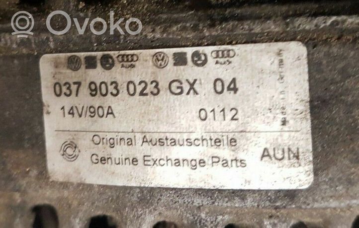 Volkswagen PASSAT B4 Generaattori/laturi 037903023GX