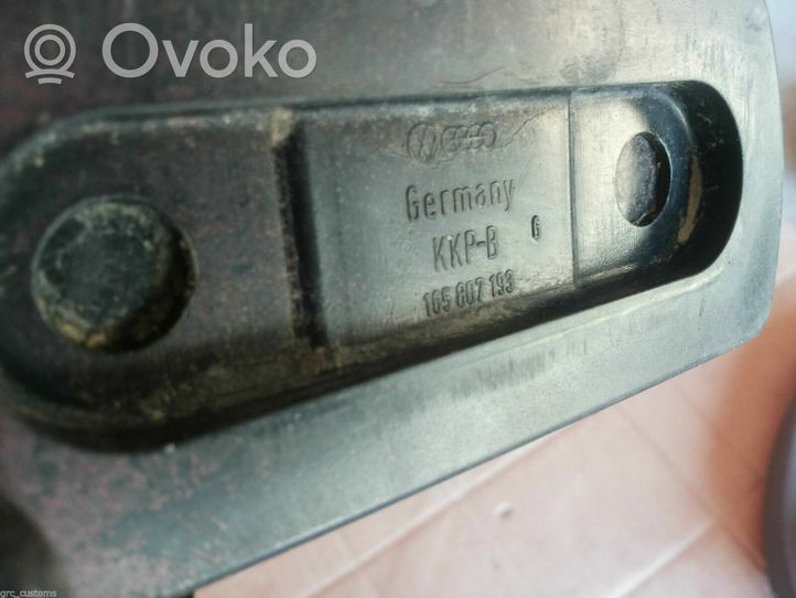 Volkswagen Golf II Uchwyt / Mocowanie zderzaka przedniego 165807193