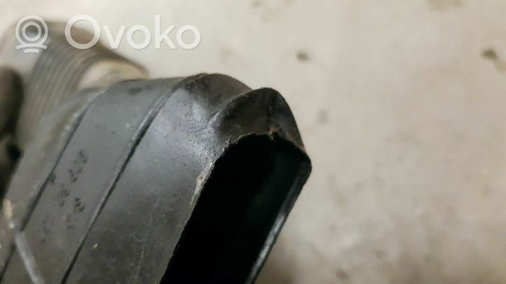 Volkswagen PASSAT B3 Część rury dolotu powietrza 357129628