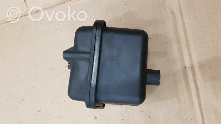 Volkswagen PASSAT B7 Vacuum air tank 03G129808