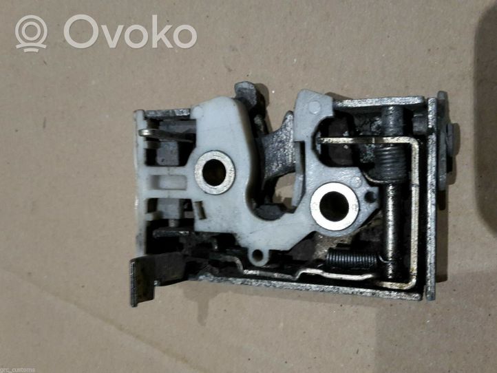 Volkswagen Jetta I Rear door lock 173839016D