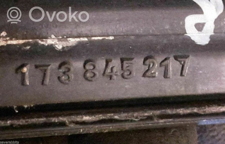 Volkswagen Jetta I Guarnizione in gomma finestrino/vetro portiera posteriore 173845217